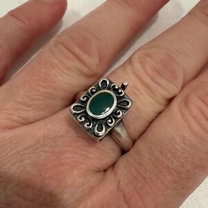 Vintage Sterling Silver Poison Ring with green onyx accent